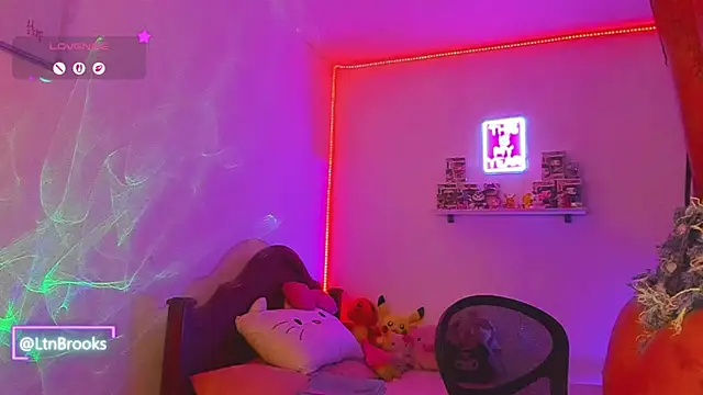 Snapshot of Annaa_Brooks chatting on 12/18/25, 09:10 Annaa Brooks online show from 12/18/25, 09:10