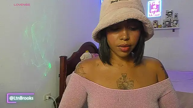 Snapshot of Annaa_Brooks chatting on 03/28/26, 04:34 Annaa Brooks online show from 03/28/26, 04:34