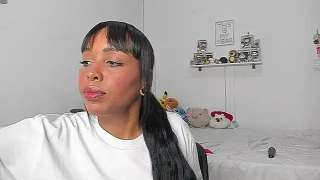 Snapshot of Annaa_Brooks chatting on 04/26/26, 04:26 Annaa Brooks online show from 04/26/26, 04:26