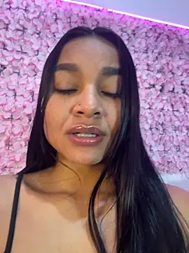 Snapshot of Lynda_Bonnie chatting on 11/16/25, 02:28 Lynda Bonnie online show from 11/16/25, 02:28