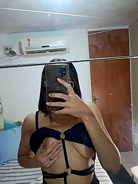 Snapshot of JuliaSalvaa chatting on 03/04/25, 06:18 JuliaSalvaa online show from 03/04/25, 06:18