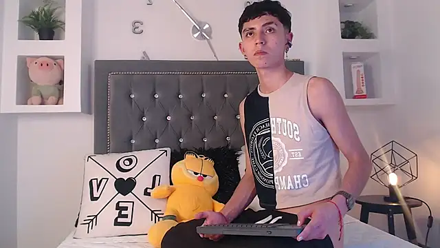 MaikyCooper online show from 03/13/25, 06:37