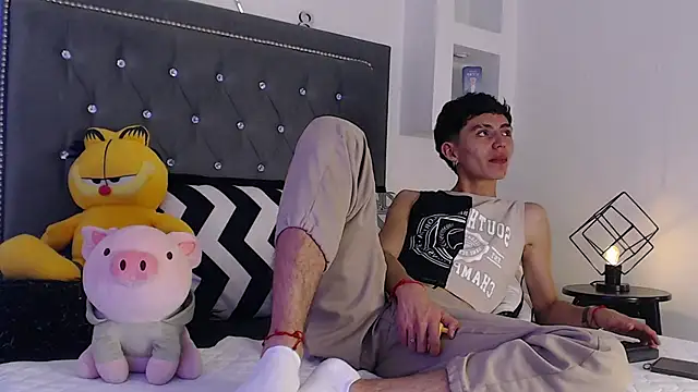 MaikyCooper online show from 03/17/25, 01:46