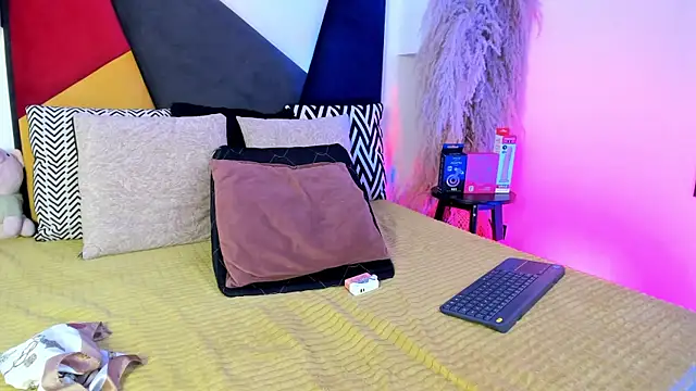 MaikyCooper online show from 11/24/25, 10:20