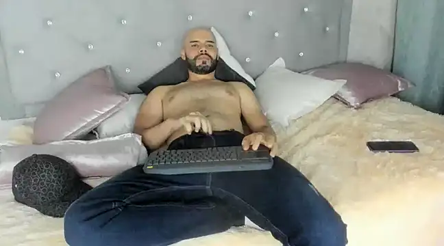 Luke Diaz7 online show from 02/24/25, 06:49