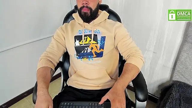 Snapshot of Luke_Diaz7 chatting on 01/14/26, 12:05 Luke Diaz7 online show from 01/14/26, 12:05