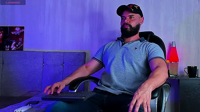 Snapshot of Luke_Diaz7 chatting on 03/18/26, 02:47 Luke Diaz7 online show from 03/18/26, 02:47