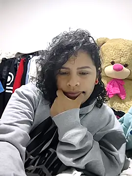 saralovens online show from 11/02/25, 01:41