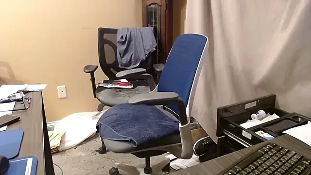 Snapshot of olderandwiser2 chatting on 10/19/25, 03:29 olderandwiser2 online show from 10/19/25, 03:29