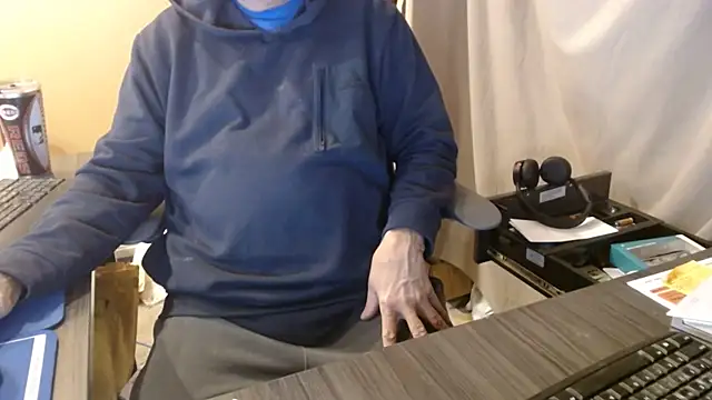 olderandwiser2 online show from 11/23/25, 04:34