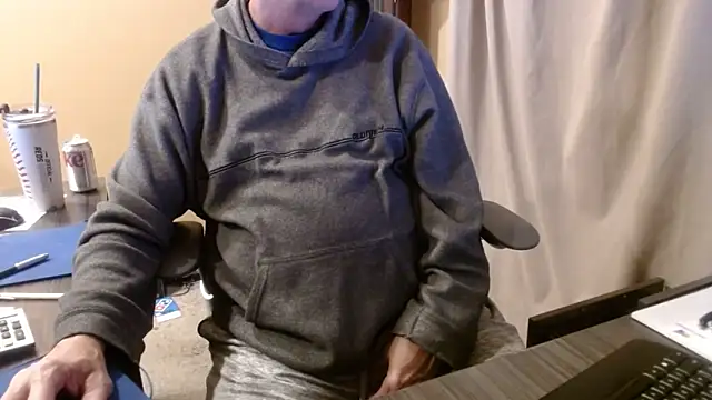 Snapshot of olderandwiser2 chatting on 04/12/26, 03:44 olderandwiser2 online show from 04/12/26, 03:44