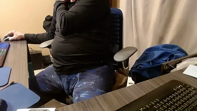 Snapshot of olderandwiser2 chatting on 04/22/26, 02:47 olderandwiser2 online show from 04/22/26, 02:47