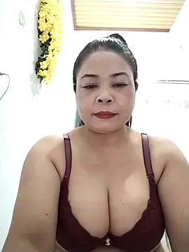 Baby-bigtits2024 online show from 03/04/25, 12:55