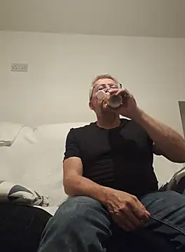 mann4u147 online show from 09/27/25, 06:46