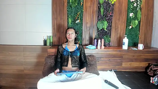 Georgina Palacios  online show from 12/14/25, 03:34