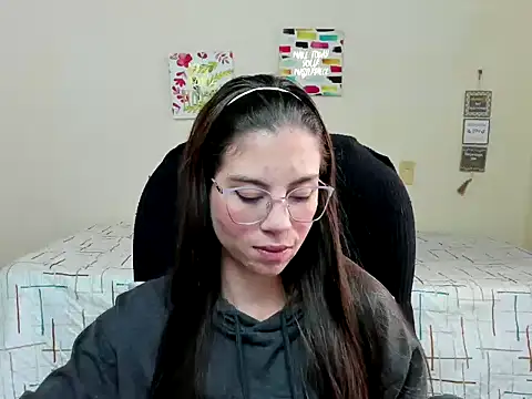 veronicamiller22 online show from 09/30/25, 06:24