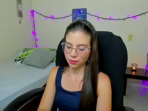 veronicamiller22 online show from 11/09/25, 02:43