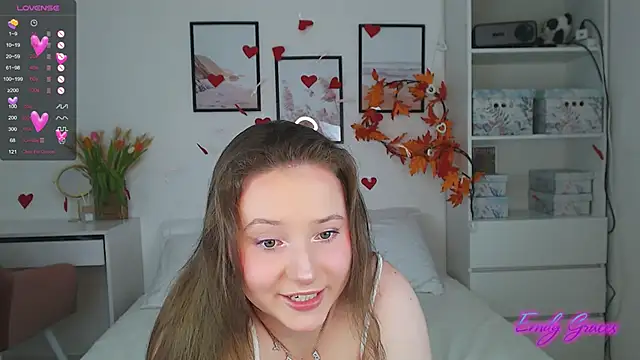 Snapshot of EmilyxxGraces chatting on 03/06/25, 10:47 EmilyxxGraces online show from 03/06/25, 10:47
