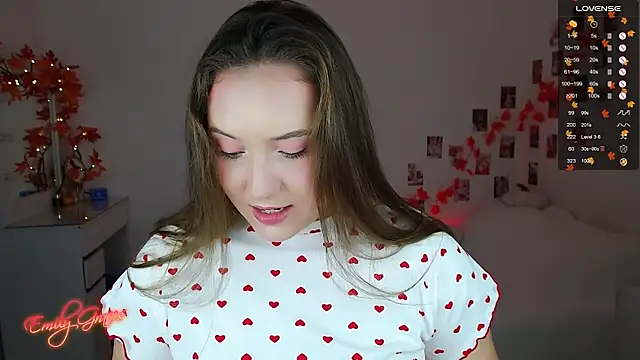 Snapshot of EmilyxxGraces chatting on 11/12/25, 01:39 EmilyxxGraces online show from 11/12/25, 01:39