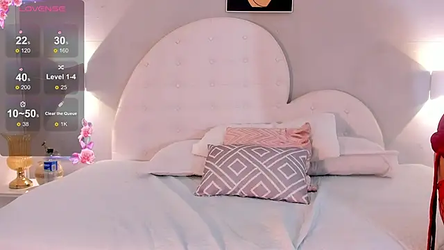 Snapshot of crisdegli_ chatting on 02/24/25, 11:32 crisdegli online show from 02/24/25, 11:32