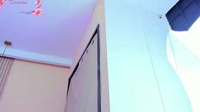 Snapshot of elizabeth_20 chatting on 10/29/25, 07:04 elizabeth 20 online show from 10/29/25, 07:04