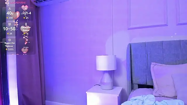 Snapshot of elizabeth_20 chatting on 12/19/25, 07:32 elizabeth 20 online show from 12/19/25, 07:32