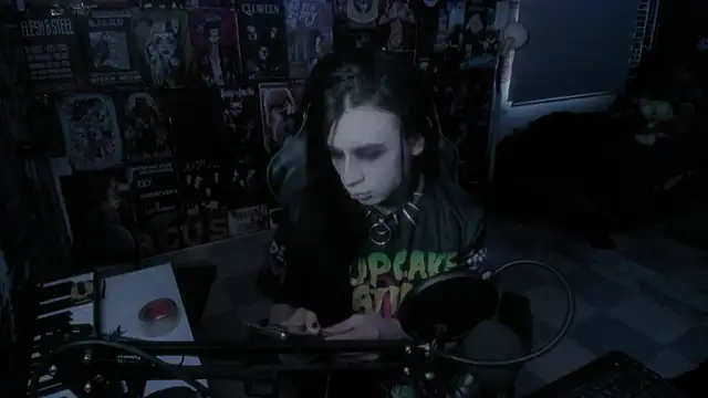 Snapshot of rotten_dreams chatting on 02/20/25, 09:42 rotten dreams online show from 02/20/25, 09:42