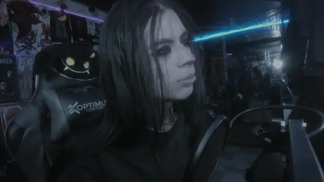 Snapshot of rotten_dreams chatting on 03/12/25, 11:12 rotten dreams online show from 03/12/25, 11:12