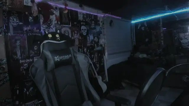 Snapshot of rotten_dreams chatting on 03/13/25, 10:43 rotten dreams online show from 03/13/25, 10:43