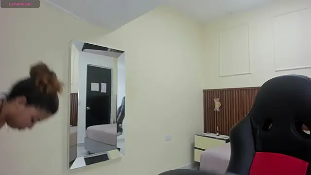 MELINAMARTINS online show from 10/03/25, 01:19