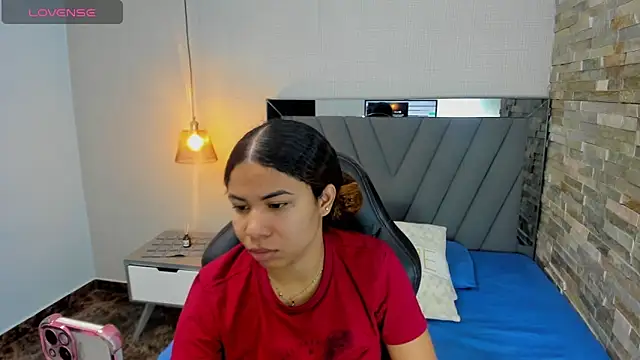 Snapshot of MELINAMARTINS chatting on 01/10/26, 07:48 MELINAMARTINS online show from 01/10/26, 07:48