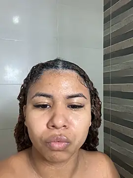 Snapshot of MELINAMARTINS chatting on 04/14/26, 08:15 MELINAMARTINS online show from 04/14/26, 08:15