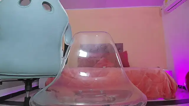 Snapshot of cristal_crossfitx chatting on 04/01/26, 01:52 cristal crossfitx online show from 04/01/26, 01:52