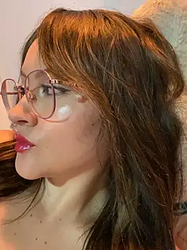 ValentinaOrtiz3 online show from 02/28/25, 02:09