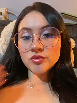 ValentinaOrtiz3 online show from 09/29/25, 12:27