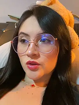 ValentinaOrtiz3 online show from 11/07/25, 12:10