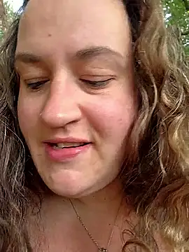 Snapshot of justtess chatting on 10/02/25, 12:56 justtess online show from 10/02/25, 12:56