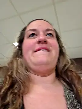 Snapshot of justtess chatting on 03/30/26, 03:24 justtess online show from 03/30/26, 03:24