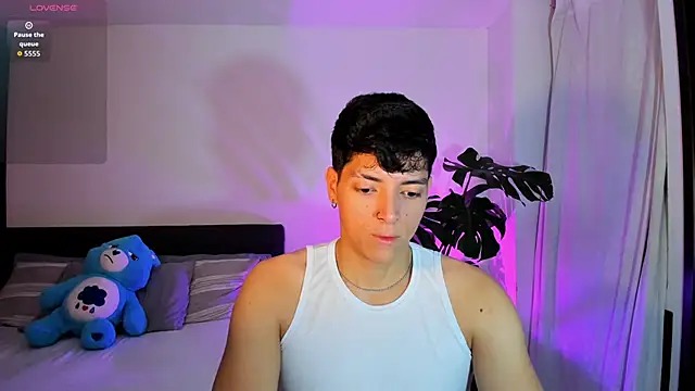  JacobMiller   online show from 09/21/25, 11:17