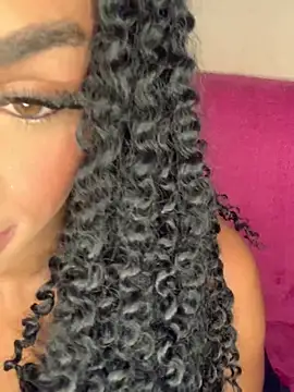 Snapshot of Mirellysbs1 chatting on 04/10/26, 02:17 Mirellysbs1 online show from 04/10/26, 02:17