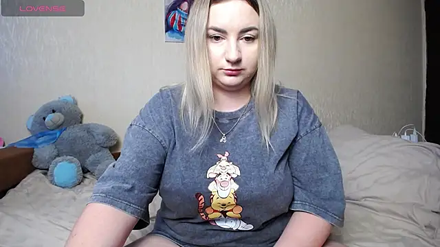 Snapshot of YourSwetiwGirl chatting on 05/26/26, 09:27 YourSwetiwGirl online show from 05/26/26, 09:27