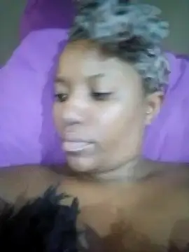 Snapshot of Coco_Nile chatting on 02/18/25, 04:37 Coco Nile online show from 02/18/25, 04:37