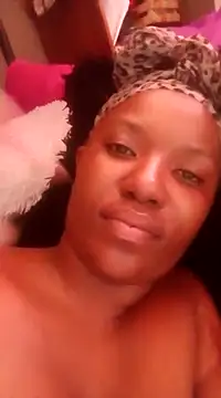 Snapshot of Coco_Nile chatting on 03/05/25, 07:49 Coco Nile online show from 03/05/25, 07:49