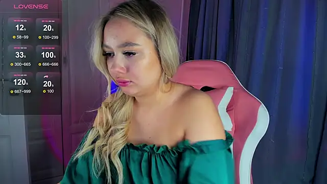 Snapshot of _Loneve__ chatting on 03/12/25, 11:33  Loneve   online show from 03/12/25, 11:33