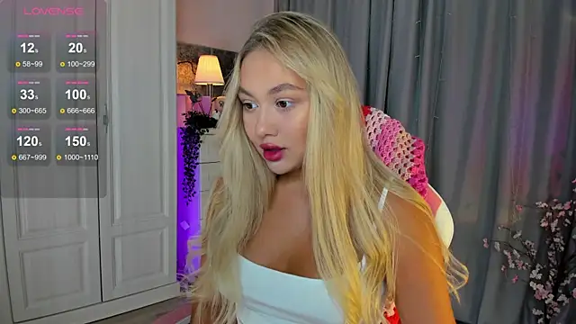 Snapshot of _Loneve__ chatting on 09/26/25, 03:16  Loneve   online show from 09/26/25, 03:16