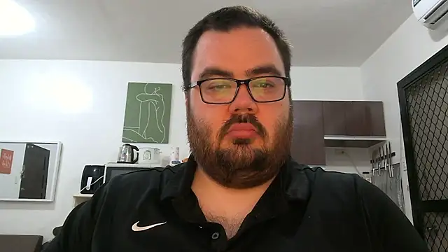 Snapshot of alexxxbear chatting on 02/11/25, 09:35 alexxxbear online show from 02/11/25, 09:35