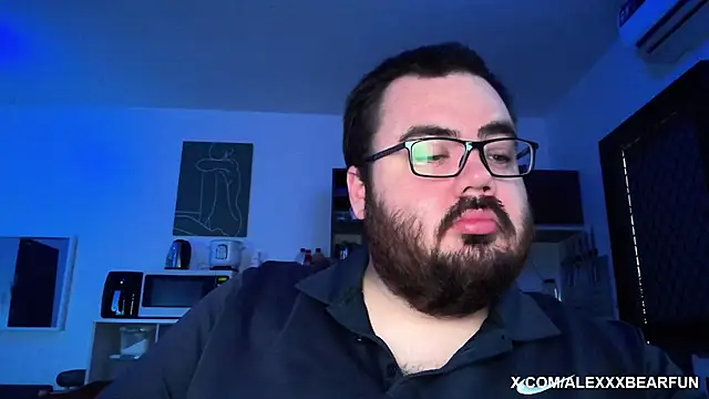 Snapshot of alexxxbear chatting on 02/21/25, 03:01 alexxxbear online show from 02/21/25, 03:01