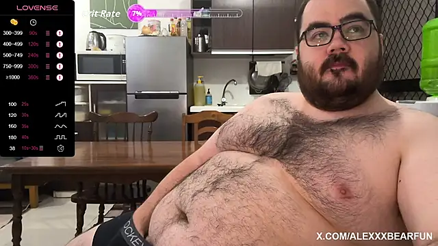 Snapshot of alexxxbear chatting on 09/12/25, 11:48 alexxxbear online show from 09/12/25, 11:48