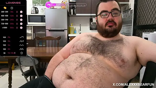 Snapshot of alexxxbear chatting on 09/17/25, 08:32 alexxxbear online show from 09/17/25, 08:32