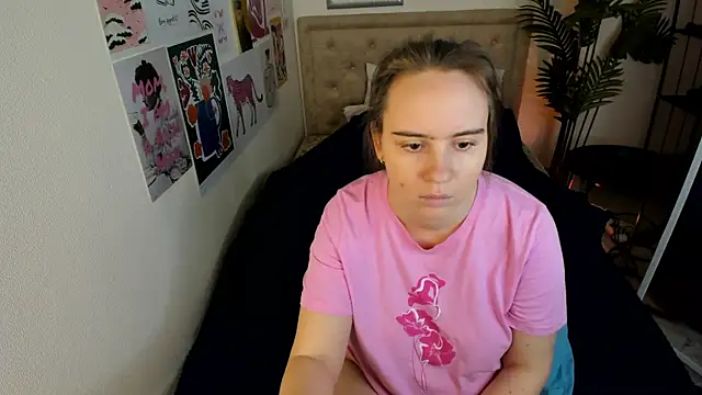 Snapshot of Lika_0ne chatting on 03/16/26, 12:20 Lika 0ne online show from 03/16/26, 12:20